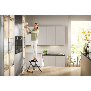 Hailo Mk61 Standartline Çelik 2 Basamaklı Katlanabilir Merdiven Siyah Renk