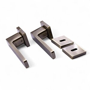 İnox Titanyum Rozetli Oda Tipi Kapı Kolu Sağ Sol Uygun Modern İç Kapı Kilitli 1 Takım