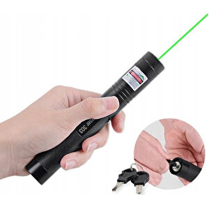Om-1201 18650 Pi̇lli̇ Şarjli Anahtar Emni̇yetli̇ Yeşi̇l Lazer Pointer (50 Km)