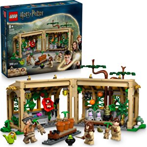 Harry Potter 76445 Hogwarts™ Şatosu: Bitkibilim Dersi (390 Parça)
