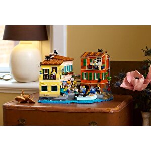 Lego Ideas 21359 İtalyan Rivierası (3251 Parça)