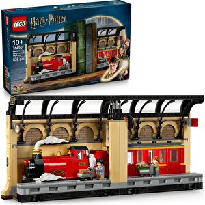 76450   Harry Potter™ Kitaplık Dekoru: Hogwarts™ Ekspresi