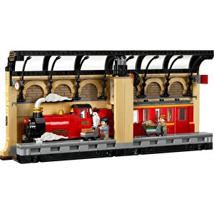 76450   Harry Potter™ Kitaplık Dekoru: Hogwarts™ Ekspresi