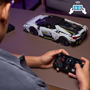 Lego Technic 42214 Lamborghini Revuelto Süper Spor Araba