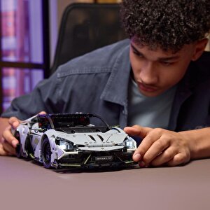 Lego Technic 42214 Lamborghini Revuelto Süper Spor Araba
