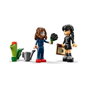 Lego Wednesday Siyah Yıldız Çiçeği 358 Parça 76784