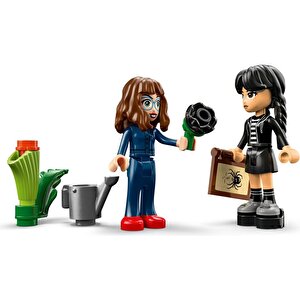 Lego Wednesday Siyah Yıldız Çiçeği 358 Parça 76784