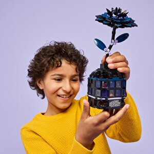Lego Wednesday Siyah Yıldız Çiçeği 358 Parça 76784