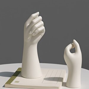 Dekoratif El Şeklinde Beton Vazo – 16 Cm Yükseklik, 6 Cm Derinlik