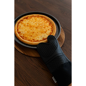 Orta Boy Delikli Pizza Tepsisi Lahmacun Pide Tepsisi 32 Cm Ve Siyah Silikon Yanmaz Fırın Eldiveni