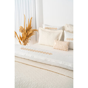 Parla Ekru Nakışlı Çift Kişilik Nevresimli Pike Seti - 8 Parça Çeyiz Seti