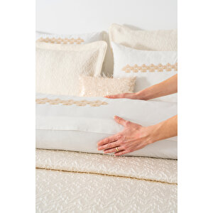 Parla Ekru Nakışlı Çift Kişilik Nevresimli Pike Seti - 8 Parça Çeyiz Seti