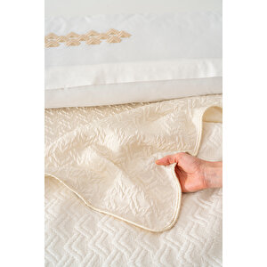 Parla Ekru Nakışlı Çift Kişilik Nevresimli Pike Seti - 8 Parça Çeyiz Seti