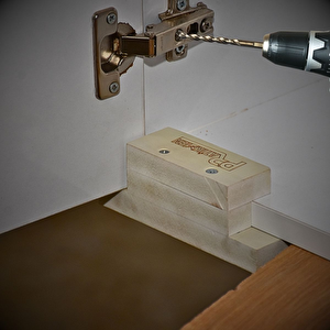 Pratikmen Kapak Montaj Aparatı Hafif Dayanıklı Malzeme