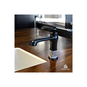 Siyah Lavabo Bataryası Country Tasarım İşlemeli Armatür