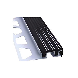 10 Mm Lasti̇kli̇ Merdi̇ven Basamak Profi̇li̇ Si̇yah ( 5 ADET )