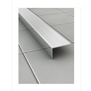 Gri L Model Metal Merdiven Basamak Profili Merdiven Çıtası Köşebent Bitim Profil 4cm*2cm*90cm