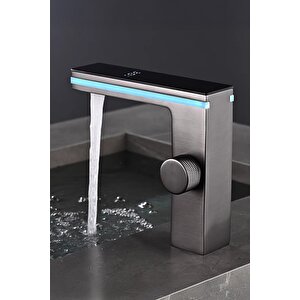 Premium Dijital Ekranlı Şelale Akışlı Lavabo Bataryası - Isıya Duyarlı Led Renk Değiştiren Musluk