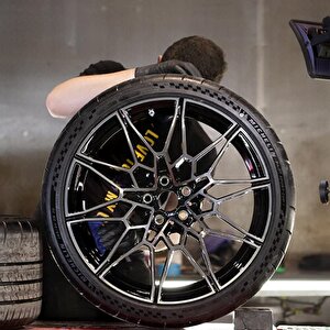 Gyeon Q²m Tire Express Lastik Parlatıcı Ve Koruyucu 1000 Ml Su Bazlı Jel Oto Lastik Cilası