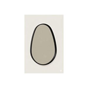 Pear Duvar Aynasi, Si̇yah
