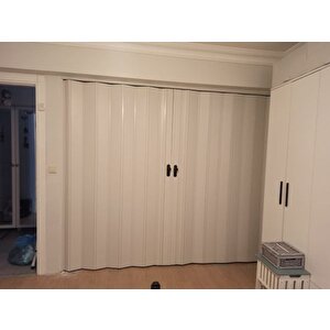 Akordiyon Kapı  258x248 Beyaz Camsız Çift Açılım Kalın Kapı Katlanır Akordeon Pvc Anahtar Kilitli 258x248 cm
