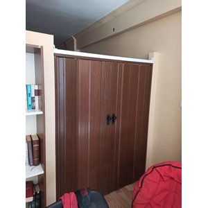 Akordiyon Kapı  216x218 Ceviz Camsız Çift Açılım Kalın Kapı Katlanır Akordeon Pvc Anahtar Kilitli 216x218 cm