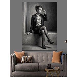 Gözlüklü Şık İş Kadını Portresi Dekoratif Kanvas - Mdf Ahşap Tablo 50x70 cm