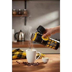 Harry Potter Lisanslı Hufflepuff Charmlı Termos – 304 Paslanmaz Çelik Sızdırmaz Su Termosu 600 Ml