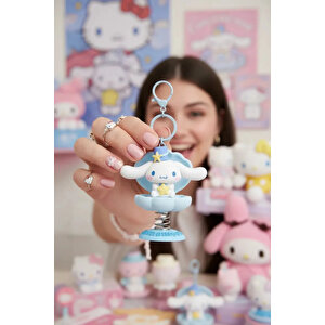 Sanrio Lisanslı Okyanus Hazinesi Hareketli Araba Süsü - Cinnamoroll Figürlü Yaylı Ayna Aksesuarı