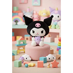 Sanrio Lisanslı Kuromi Peluş Oyuncak 28 Cm – Oturan Mini Arkadaşlı Yumuşacık Tasarım