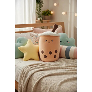 Lisanslı Sütlü Çay Peluş Yastık – Bubble Tea Tasarımlı Yumuşak Dekoratif Kahve Yastık 37 Cm