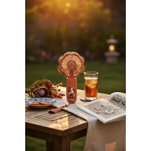 Miniso Lisanslı Dunhuang Serisi El Tipi Vantilatör – 3 Hızlı Şarjlı Kahverengi
