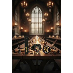 Harry Potter Lisanslı 390 Ml Cam Bardak Seti – Pipetli, Kapaklı Ve Silikon Kılıflı Hogwarts Tasarımı