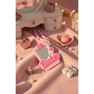 Barbie Lisanslı Pembe Serisi Kompakt Ayna Anahtarlık – Kalp Detaylı Şık Çanta Aksesuarı 14.5 Cm