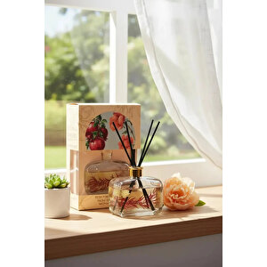 Lisanslı Sudaki Çiçek Serisi Şakayık Ve Nar Oda Kokusu – Zarif Ve Kalıcı Ortam Parfümü 80 Ml