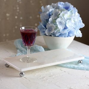 Akayev Mermer Beyaz 30x15 Cm Gümüş Boncuk Ayaklı Sunum Tabağı